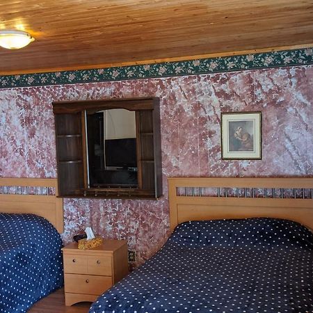 Balgonie Motel Motor Inn Pilot Butte Exteriér fotografie