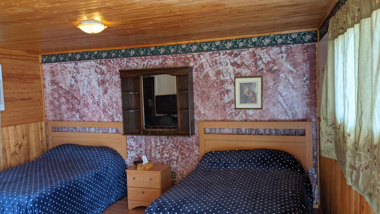 Balgonie Motel Motor Inn Pilot Butte Exteriér fotografie